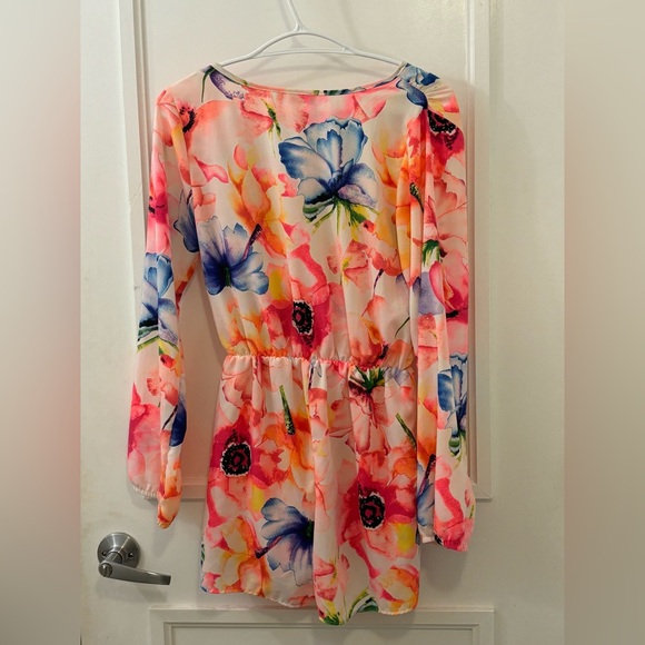 Floral-pink romper (shorts) - Picture 3 of 3